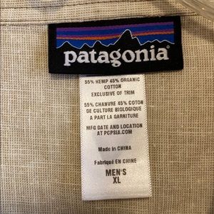 Men’s Patagonia linen fishing button down.
